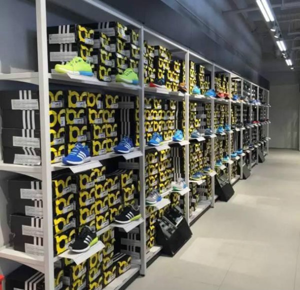 adidas工厂直营店